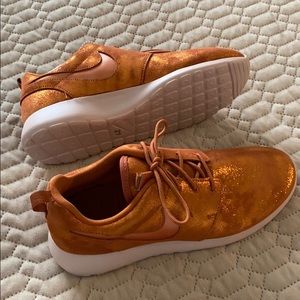NWT bronze burnt orange nikes